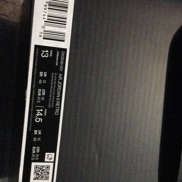 Air Jordan 6 Retro - Picture 3 of 3